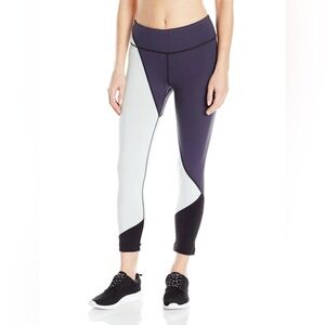 VIMMIA Adagio 3/4 Pant in Night & Ash